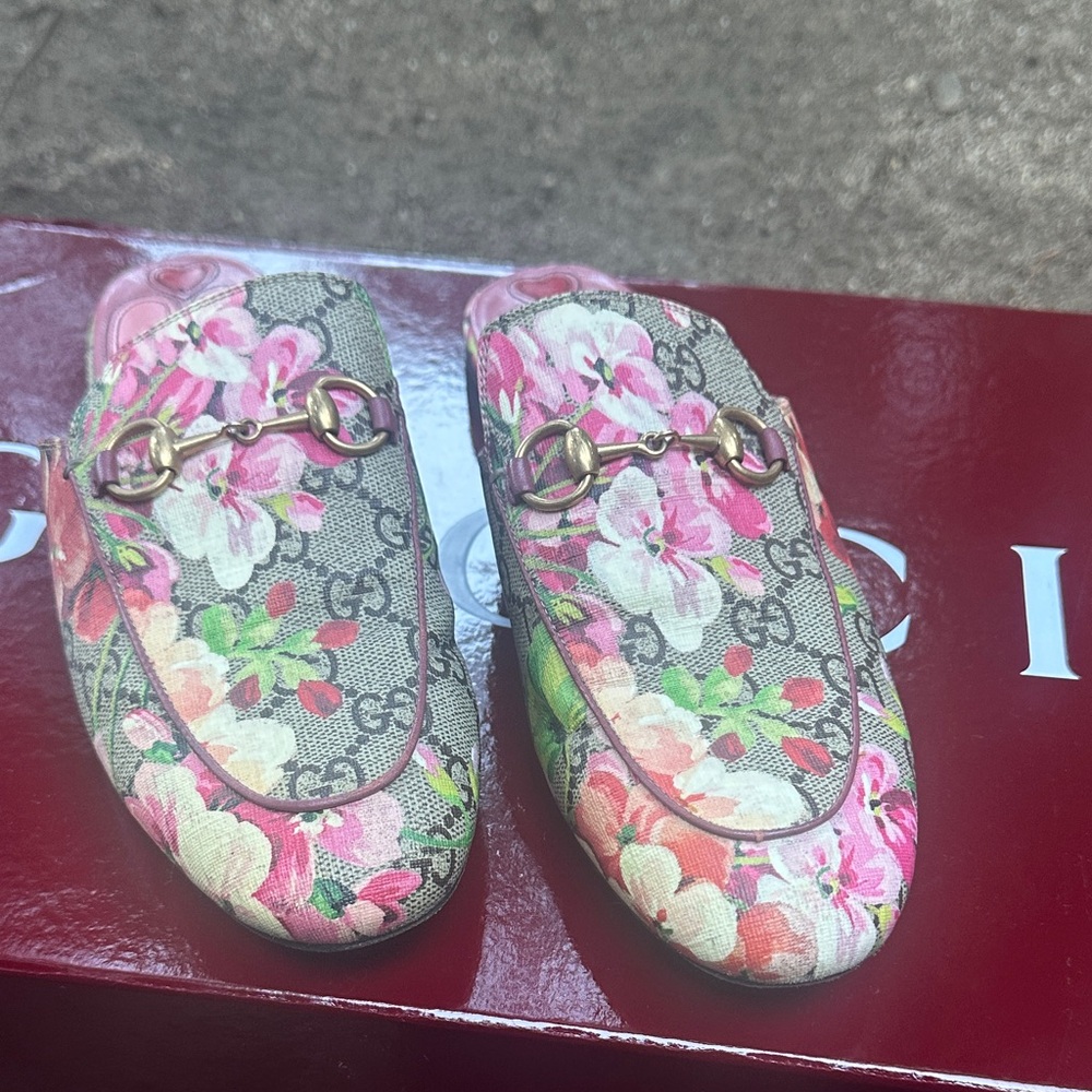 Gucci Women's Floral Loafers - Pink and Green - Picture 3 of 11